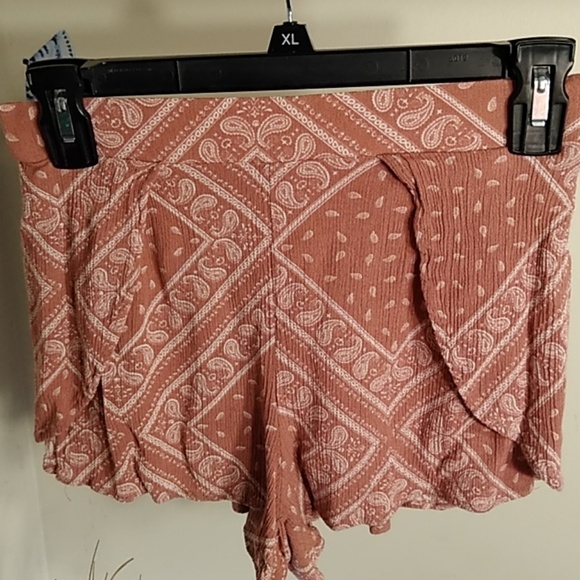 3 for $20 Women's Charlotte Russe Shorts - Picture 2 of 4